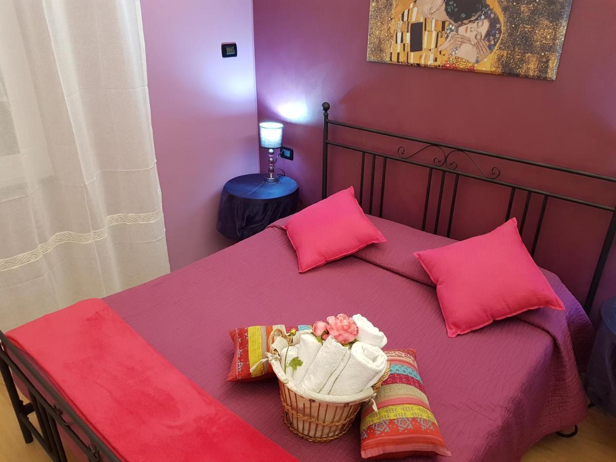 Ghiro Ghiotto Bed and Breakfast Pietra Ligure Buitenkant foto