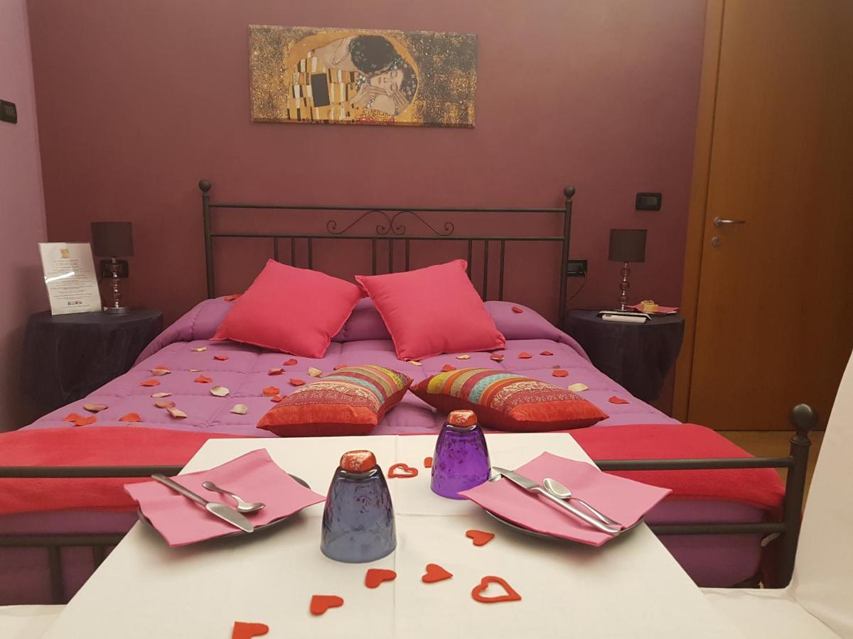 Ghiro Ghiotto Bed and Breakfast Pietra Ligure Buitenkant foto
