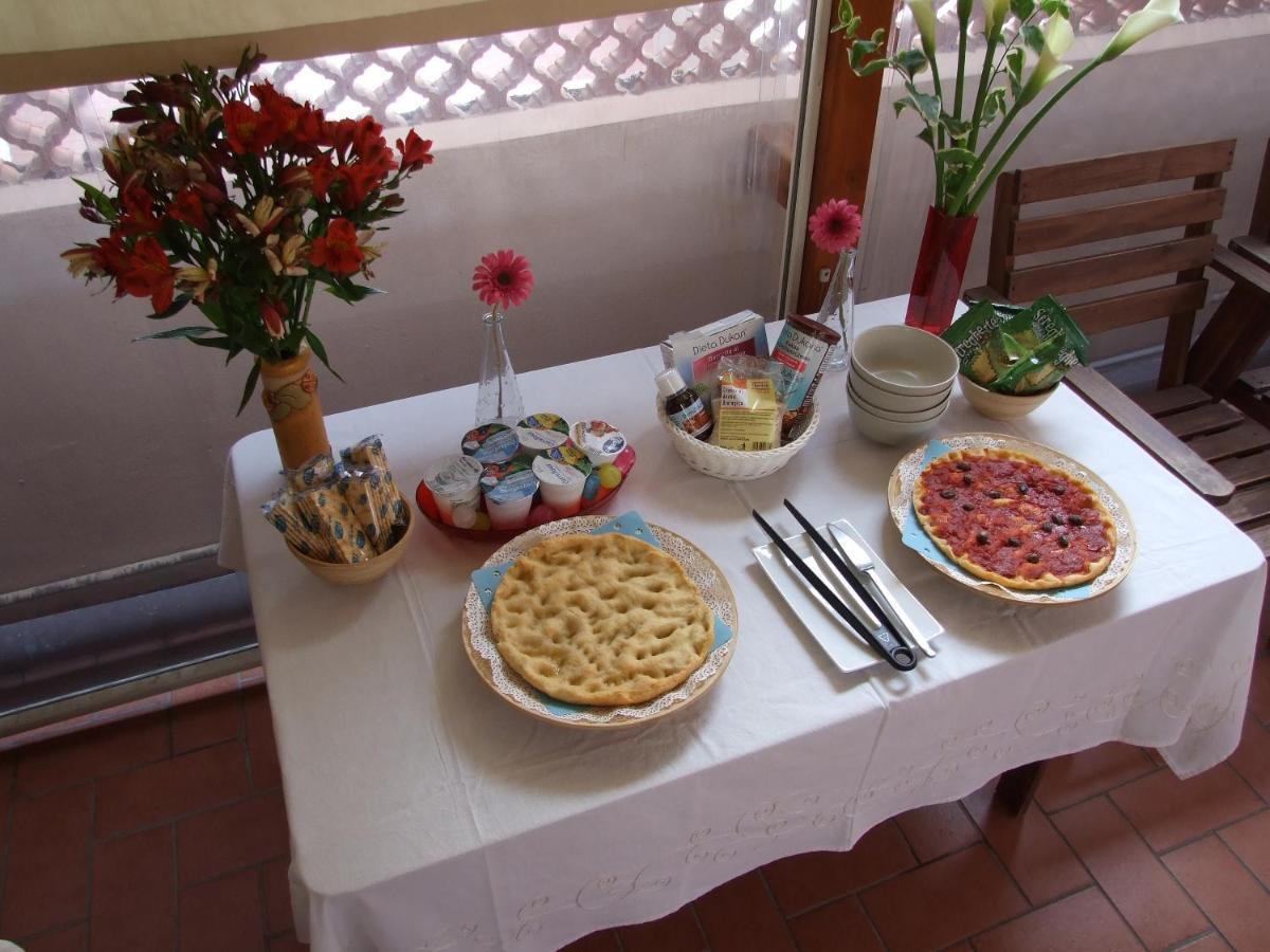 Ghiro Ghiotto Bed and Breakfast Pietra Ligure Buitenkant foto