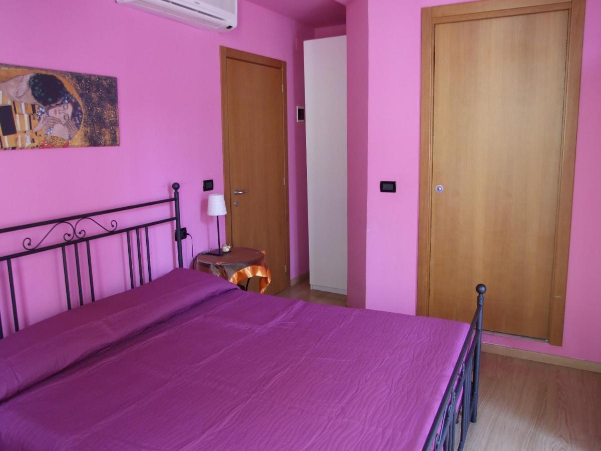 Ghiro Ghiotto Bed and Breakfast Pietra Ligure Buitenkant foto