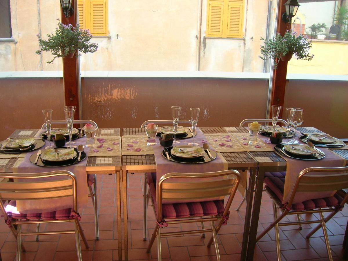 Ghiro Ghiotto Bed and Breakfast Pietra Ligure Buitenkant foto