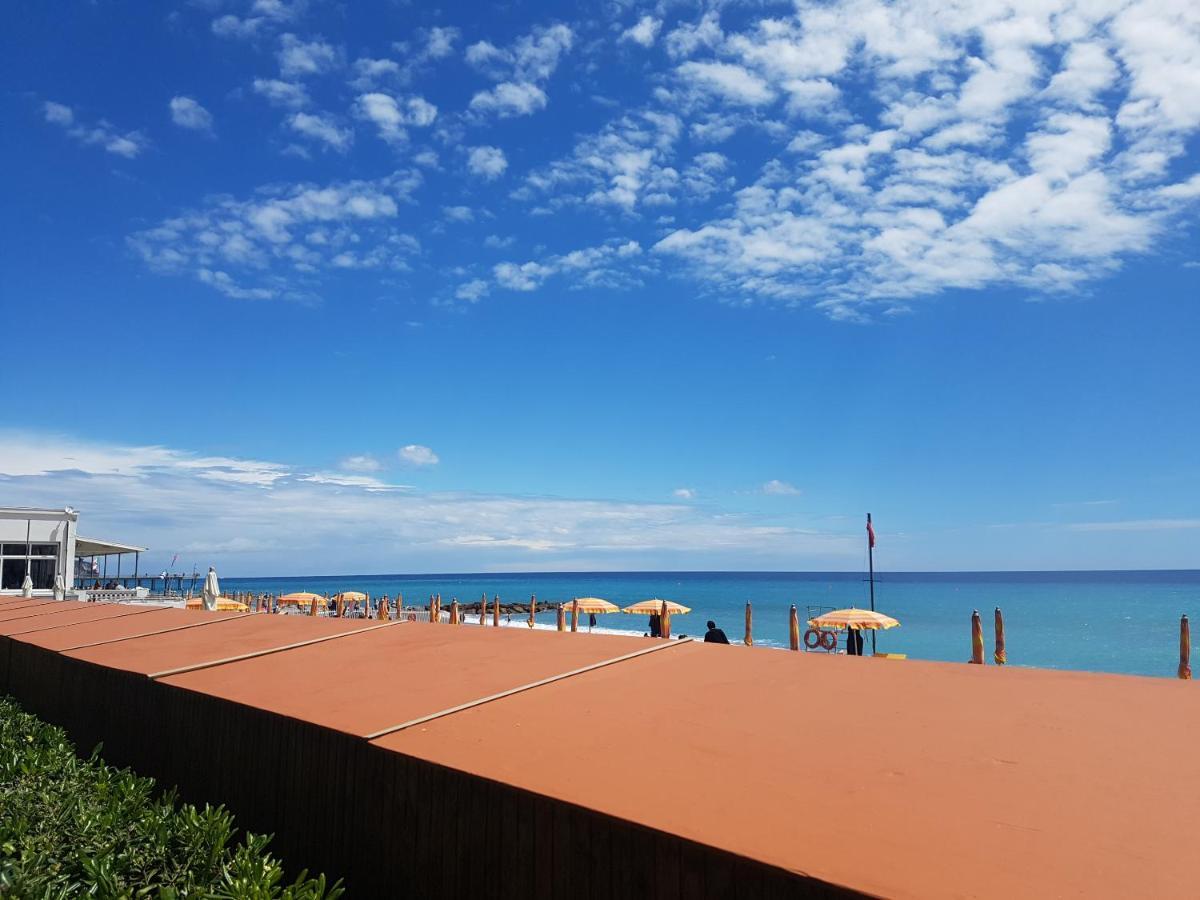 Ghiro Ghiotto Bed and Breakfast Pietra Ligure Buitenkant foto