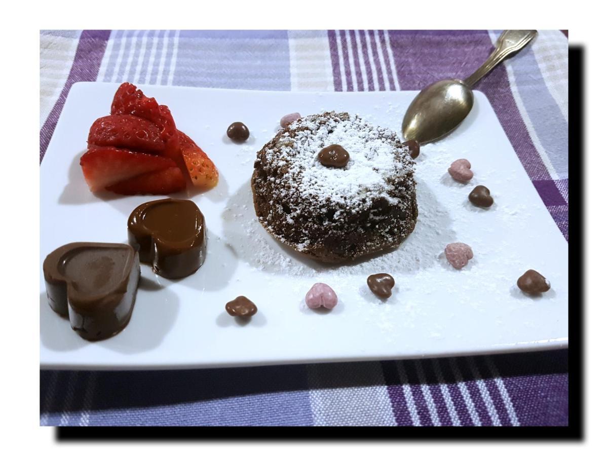 Ghiro Ghiotto Bed and Breakfast Pietra Ligure Buitenkant foto