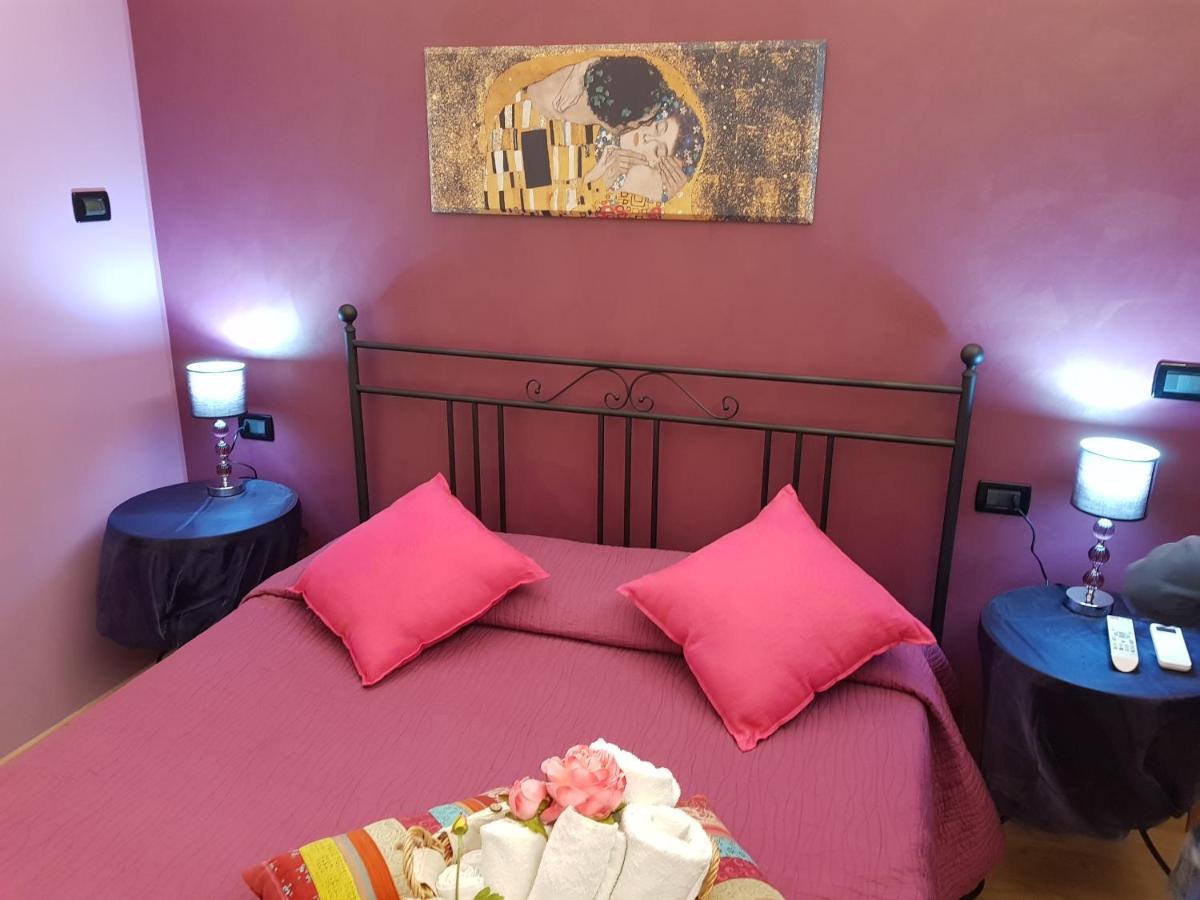 Ghiro Ghiotto Bed and Breakfast Pietra Ligure Buitenkant foto