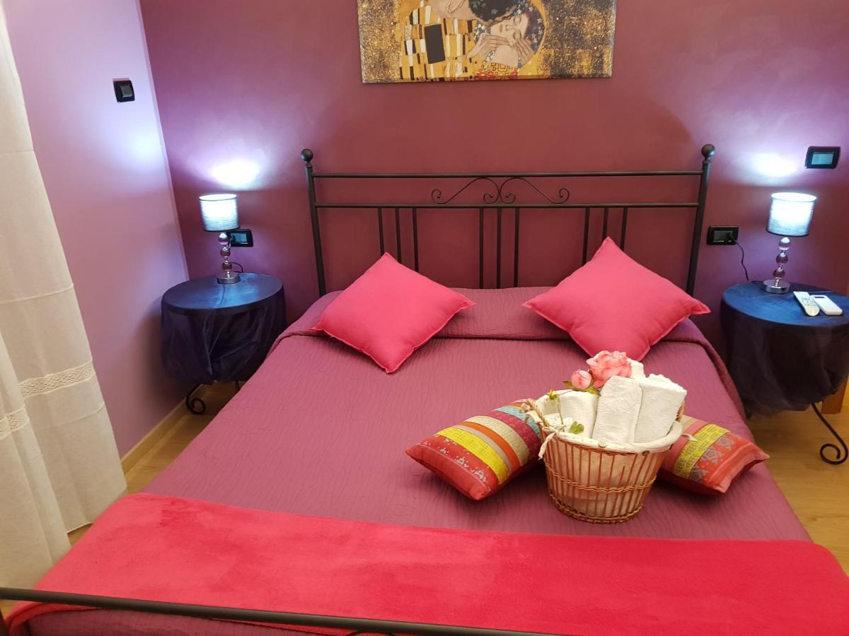 Ghiro Ghiotto Bed and Breakfast Pietra Ligure Buitenkant foto