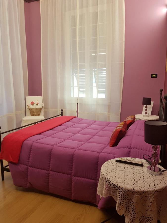 Ghiro Ghiotto Bed and Breakfast Pietra Ligure Buitenkant foto