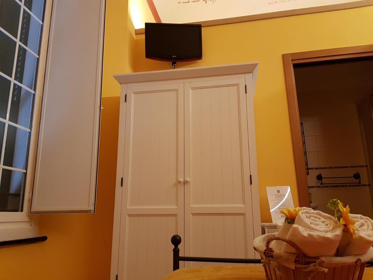 Ghiro Ghiotto Bed and Breakfast Pietra Ligure Buitenkant foto