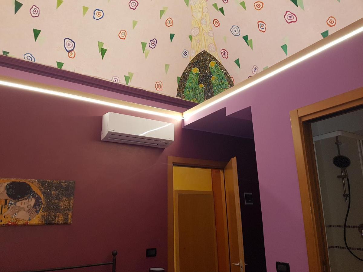 Ghiro Ghiotto Bed and Breakfast Pietra Ligure Buitenkant foto