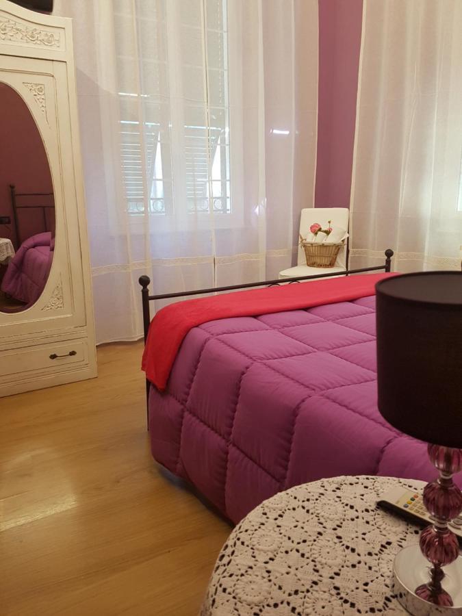 Ghiro Ghiotto Bed and Breakfast Pietra Ligure Buitenkant foto
